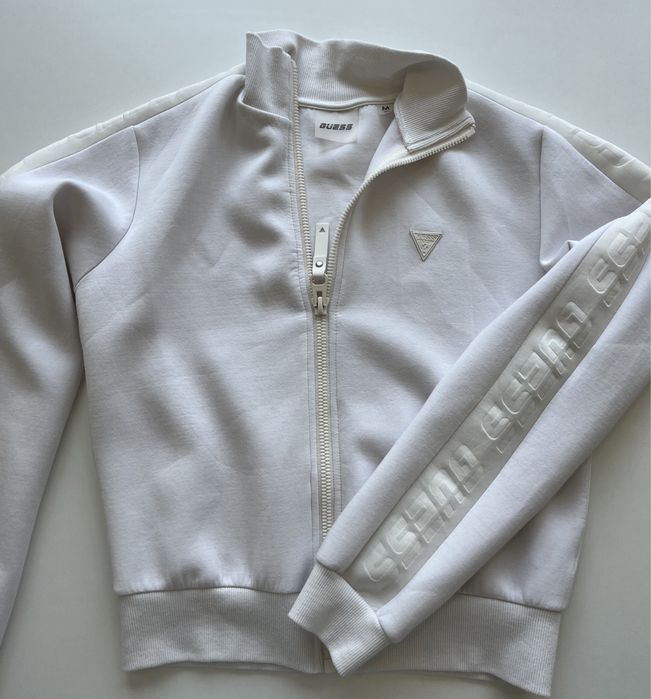 Суичър Guess Allie, размер M, 85 лв