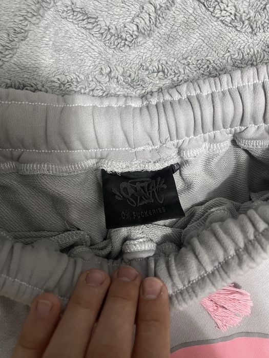 Продаю шорты syna world