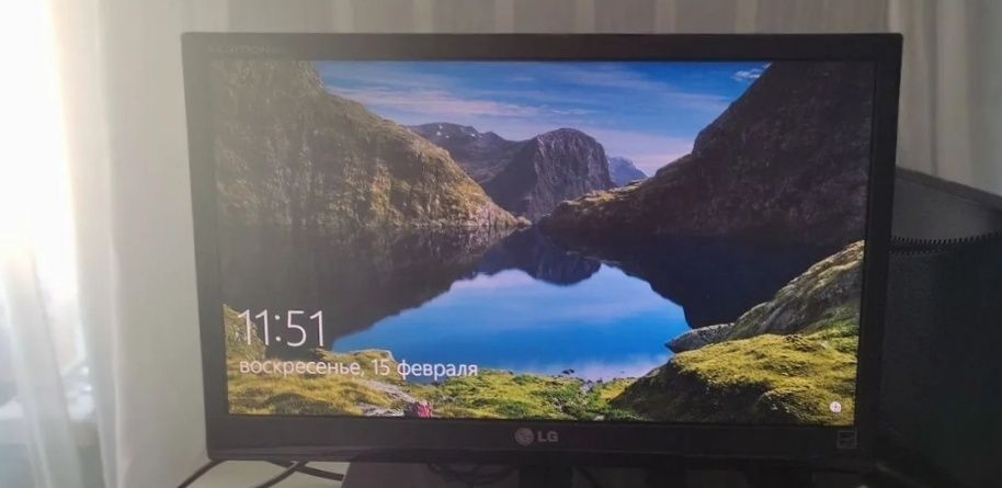 Мониторы 20" VGA DVI