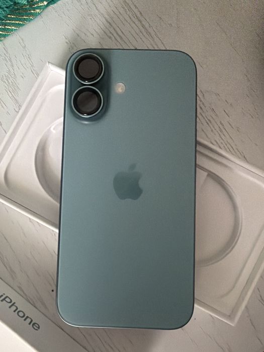 продаю iPhone 16 , 256гб