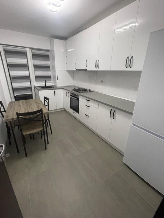 Inchiriez apartament Sân Petru