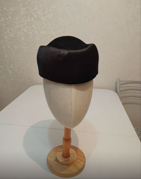 Әйелдерге бас киім