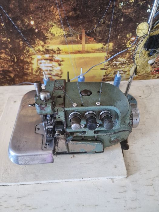 Продам оверлок японский, ножной