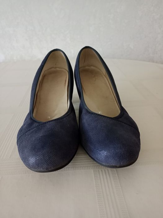 Продам женские туфли