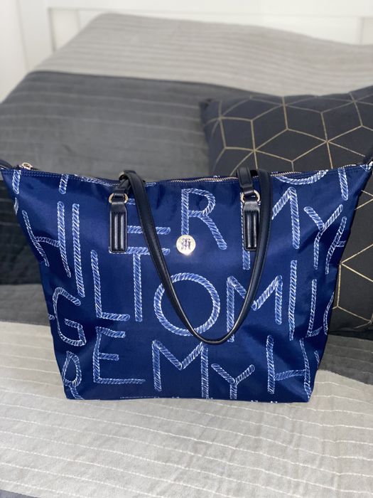 Tommy Hilfiger оригинална чанта PVC, Weekender bag, като НОВА