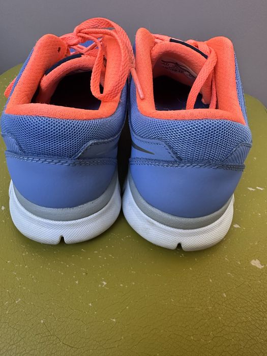 Дамски маратонки Nike