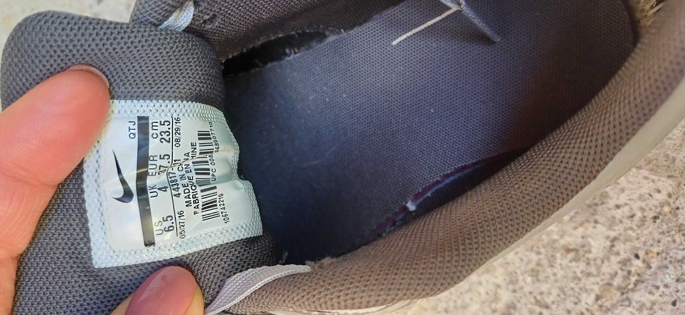 Маратонки Найк и Мезуно