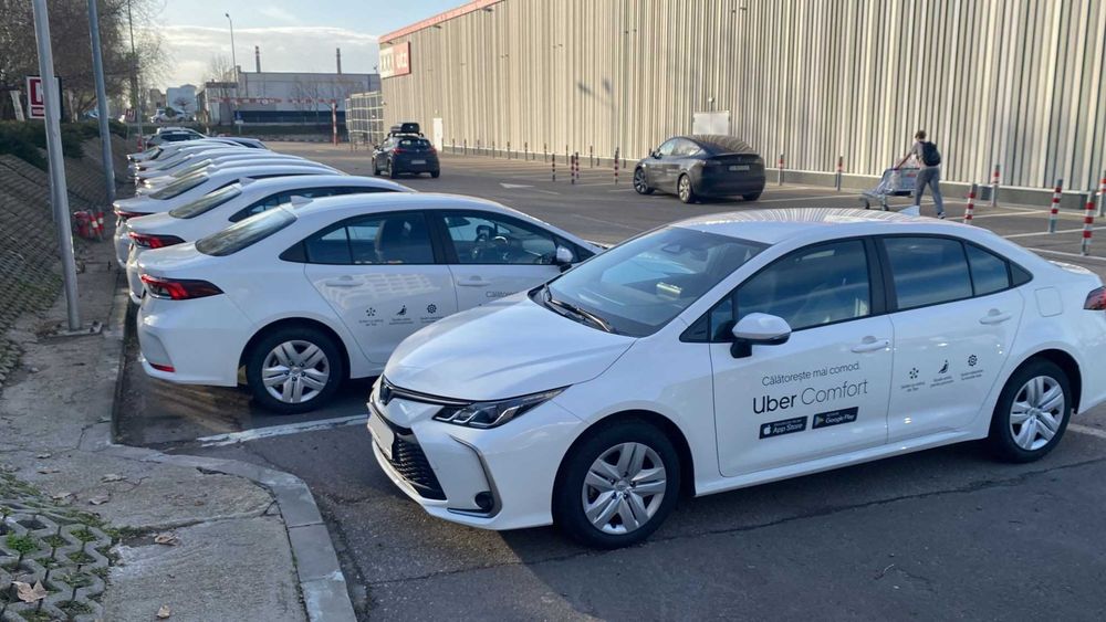 Toyota Corolla Hybrid  de la 500/sapt UBER \ BOLT