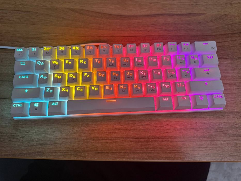 Механическая клавиатура с подсветкой