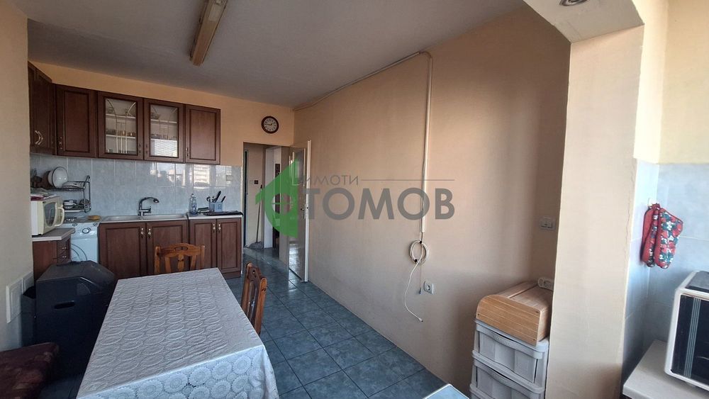 Двустаен апартамент с кухня в кв. Опълченски