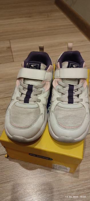 Кроссовки длядевочки 30 р Dr Kong