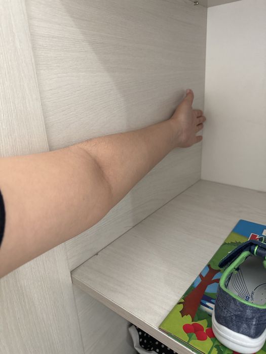 Срочно продам два одинаковых шкафа!