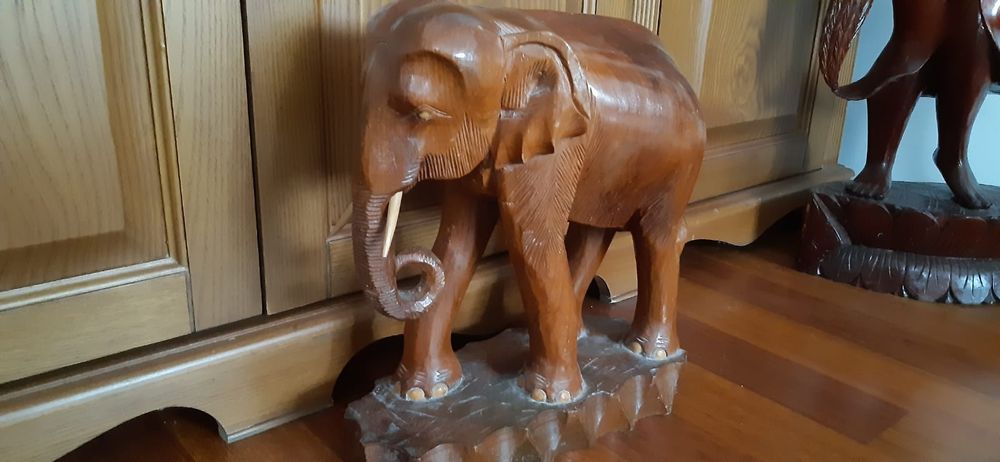 Elefant din lemn scluptat manual, Vintage