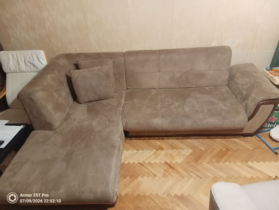 Разтегателен диван