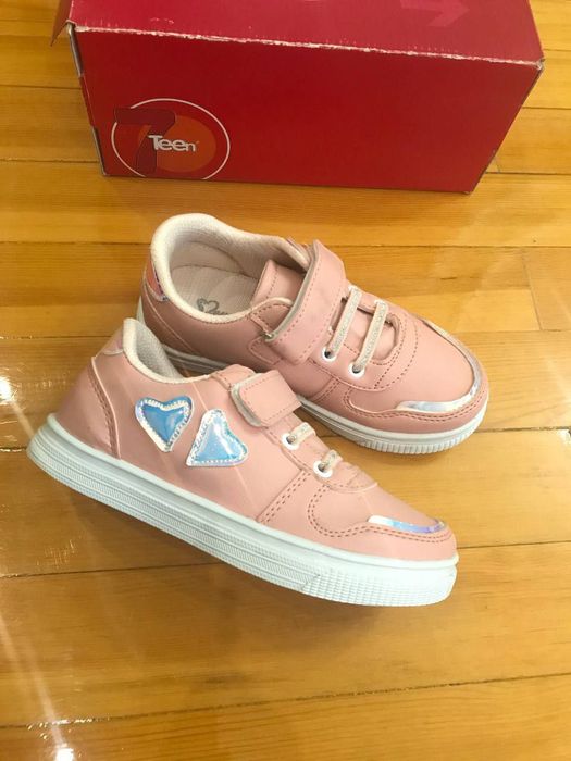 Продается кроссовки