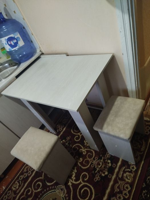 Stol stul yangi oshxonaga