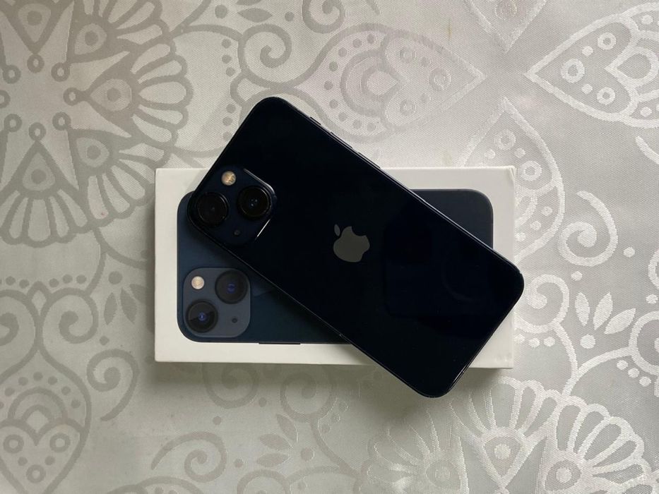 iphone 13 mini. .