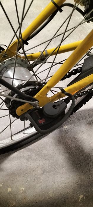 Bicicleta de damă 24 " cu 7 viteze și schimbător in butuc.