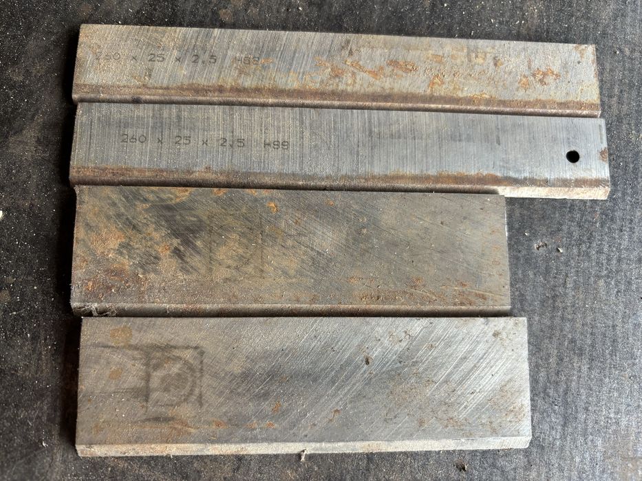 Циркулярни дискове за дърво,ножове за абрихт и чук 5кг.