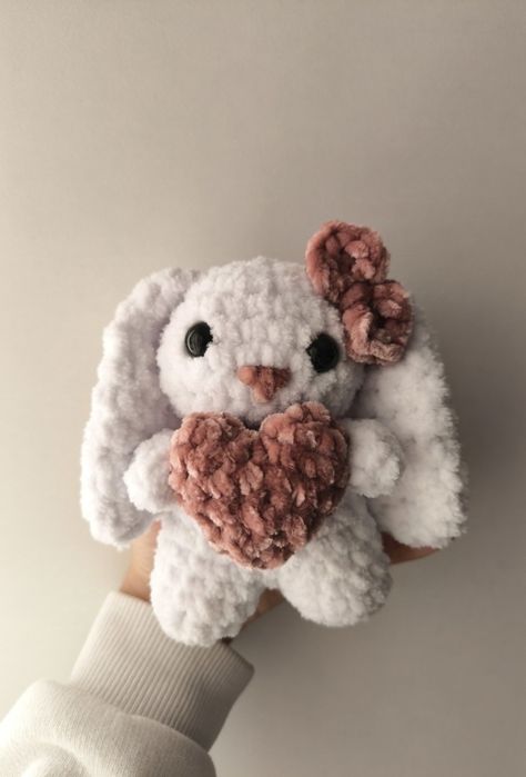 Плетено зайче за Свети валентин