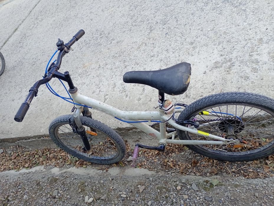 Vând bicicleta cadru italiana