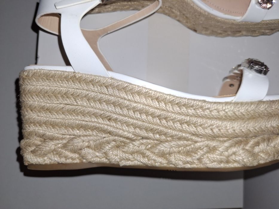 Sandale Guess  de vanzare