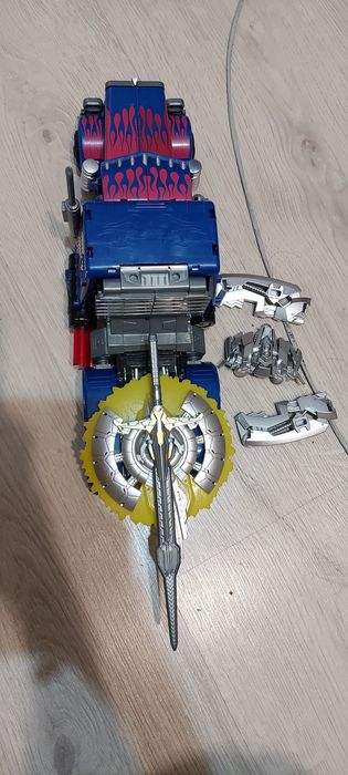 Крутой трансформер Оптимус Прайм