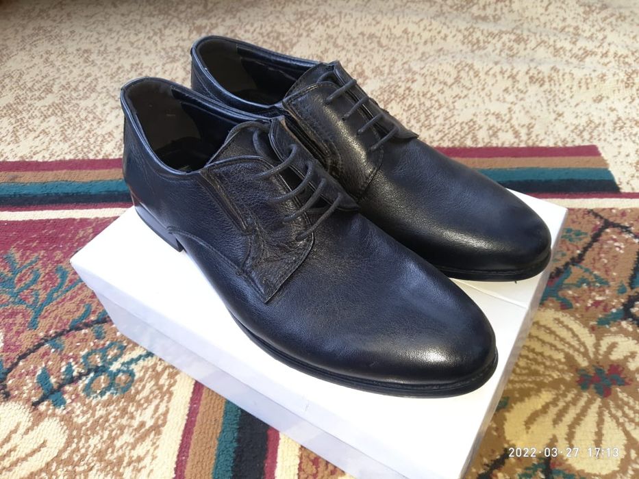 Арзан бағада Ерлер аяқ киімдері сатылады