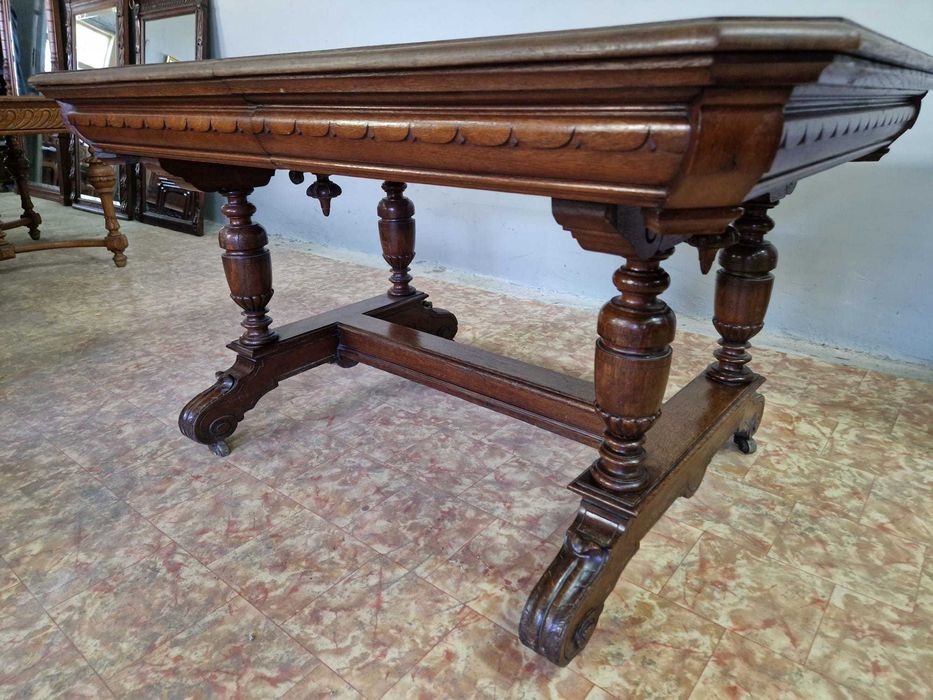 Трапезна дъбова маса