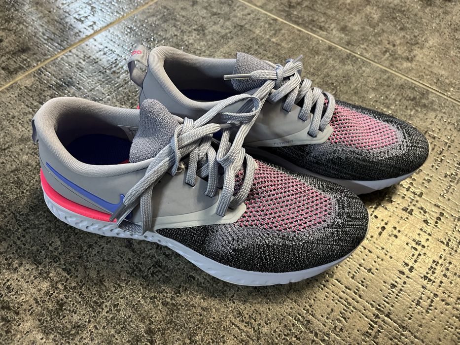 Nike Odyssey React Дамски Маратонки 38