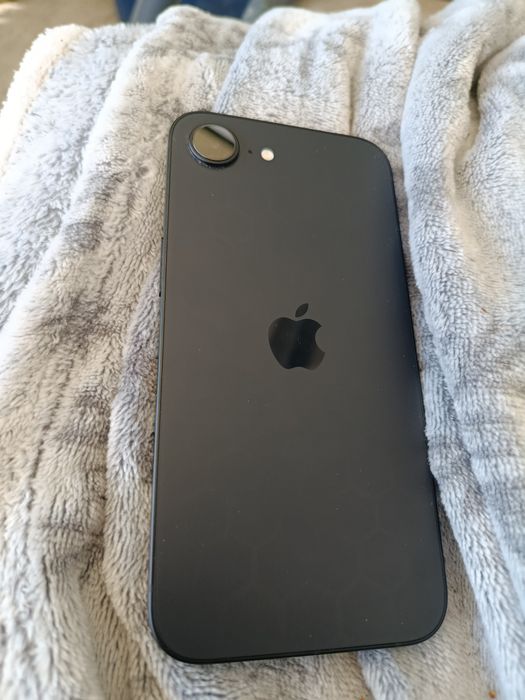 Vând / Schimb iPhone 16e ca nou
