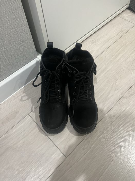 Спортивные ботинки