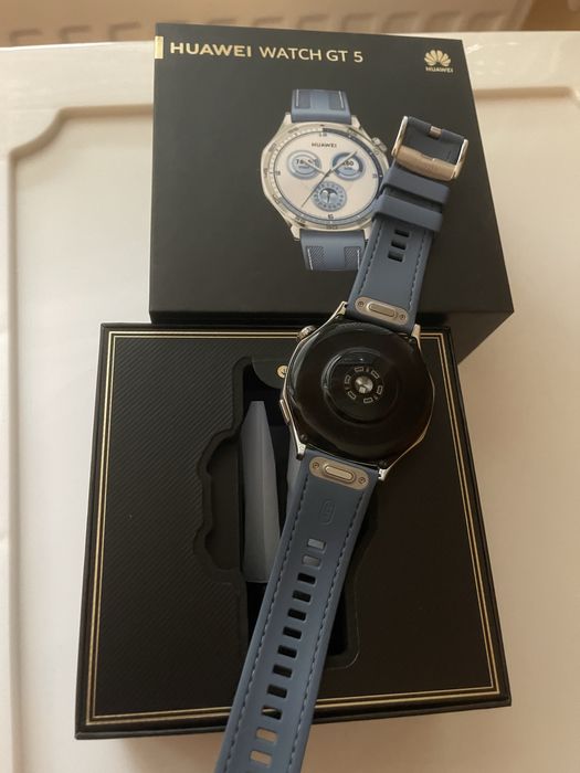 Smart watch Huawei GT5 blue edition