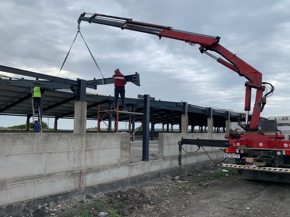 Inchiriez camion cu macara Buzau