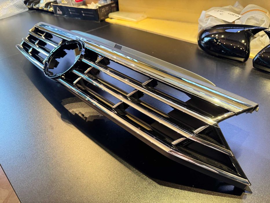 Grila Centrala Volkswagen Passat B8 2015-2018 Model R Line