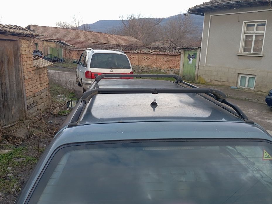 Продавам Пасат Б3 1.8 90 На Части