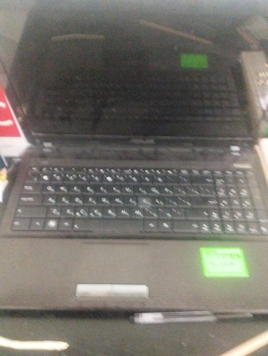 Ноутбук продам срочно
