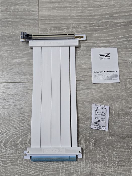 Cablul Riser PCIe 5.0 X16 EZDIY-FAB 128GB/s – Alb, 20 cm