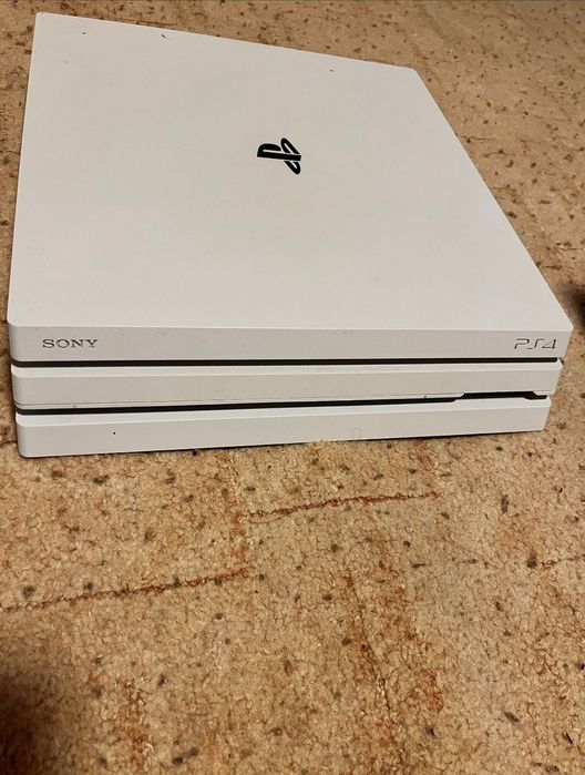 Playstation 4 Pro White