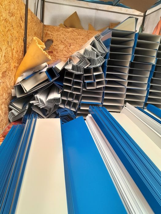 Грузоперевозки- грузчики.