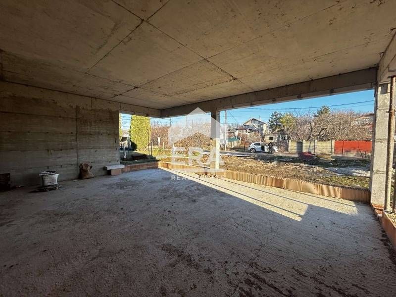 Двуетажна новострояща се къща за продажба, в м-т Манастирски рид, Варн