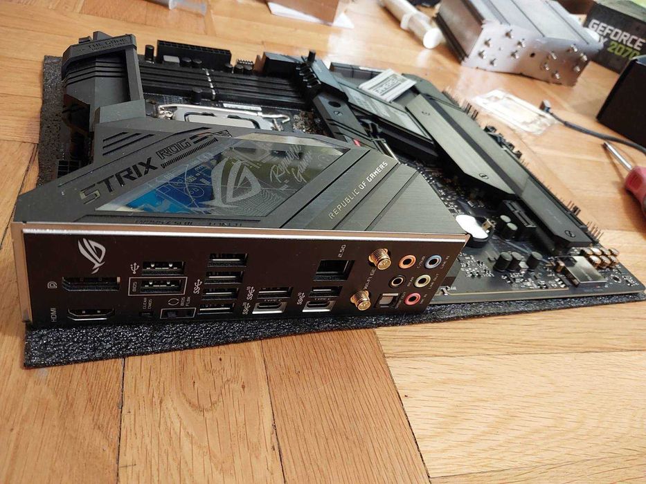 Intel Core 13900KF + Asus ROG StriX Z690-F Gaming Wi-Fi DDR5