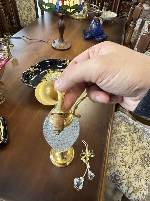 Carafa deosebita din cristal cu metal aurit