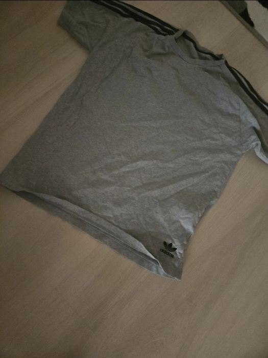 Tricou adidas gri