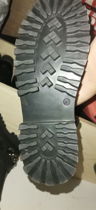 Ghete  din  piele