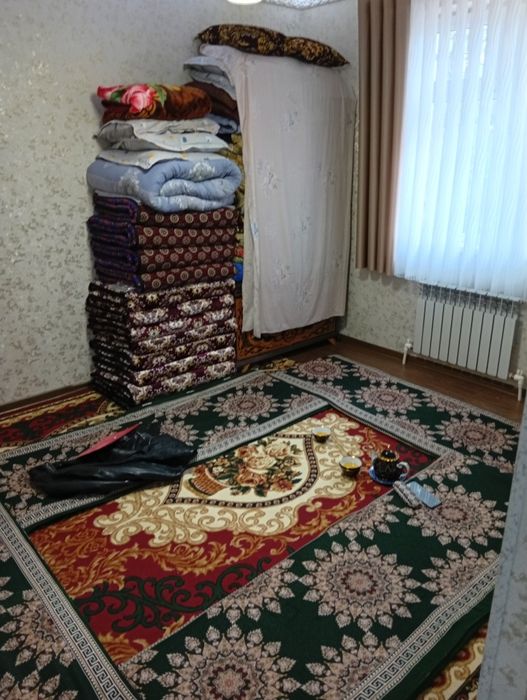 Квартира сотилади.