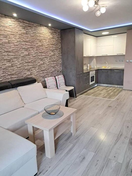 Дава се под наем Двустаен апартамент в Бургас, Лазур - 65 кв.м за 612 € - Снимка #2