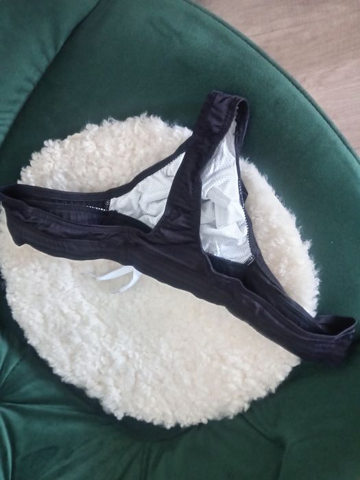 Vând slip de baie tanga pt bărbați