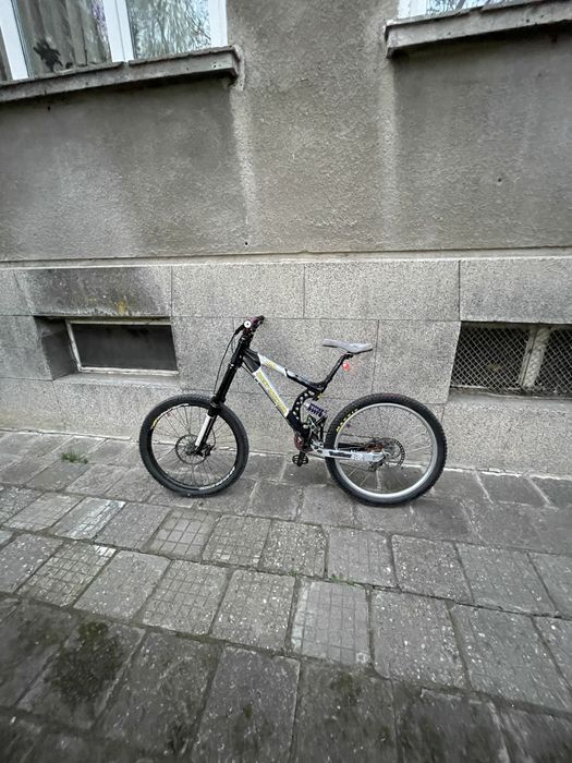 Продавам планинско Dawnhill колело Rocky mountain