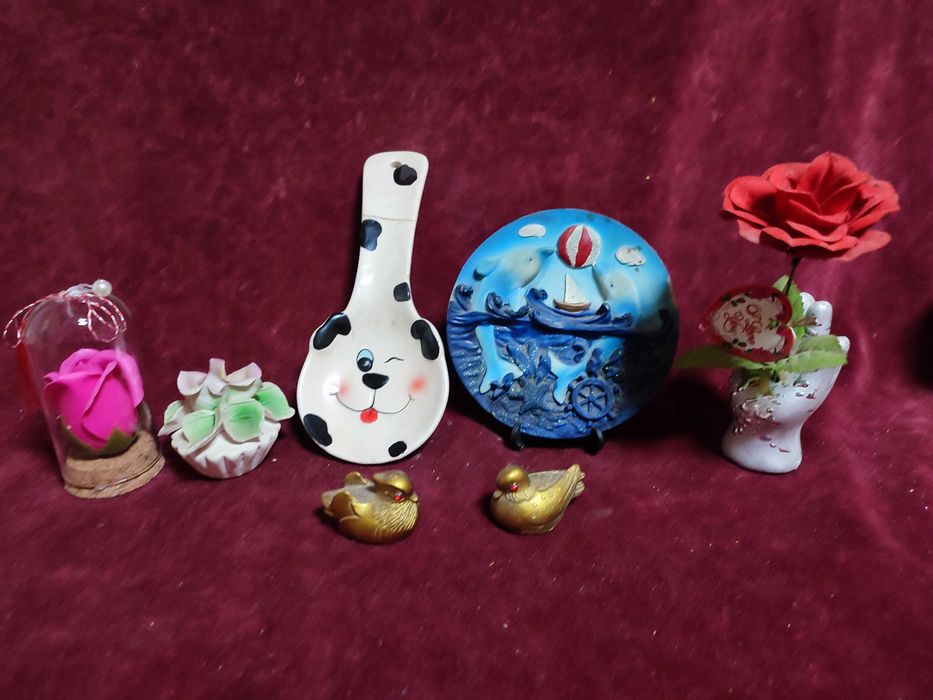 Bibelouri "comuniste", diferite forme si materiale